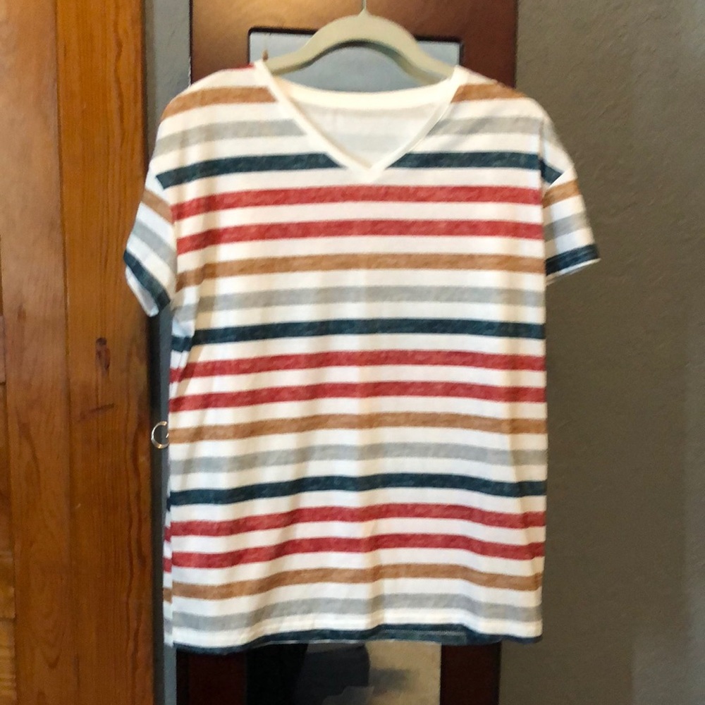 Short sleeve v neck top